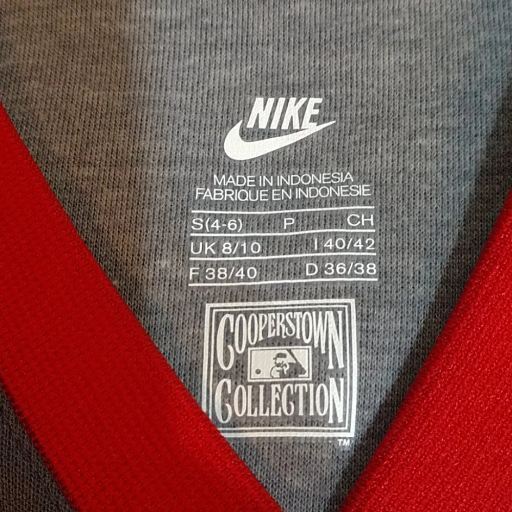 Nike Cooperstown collection white sox top, small